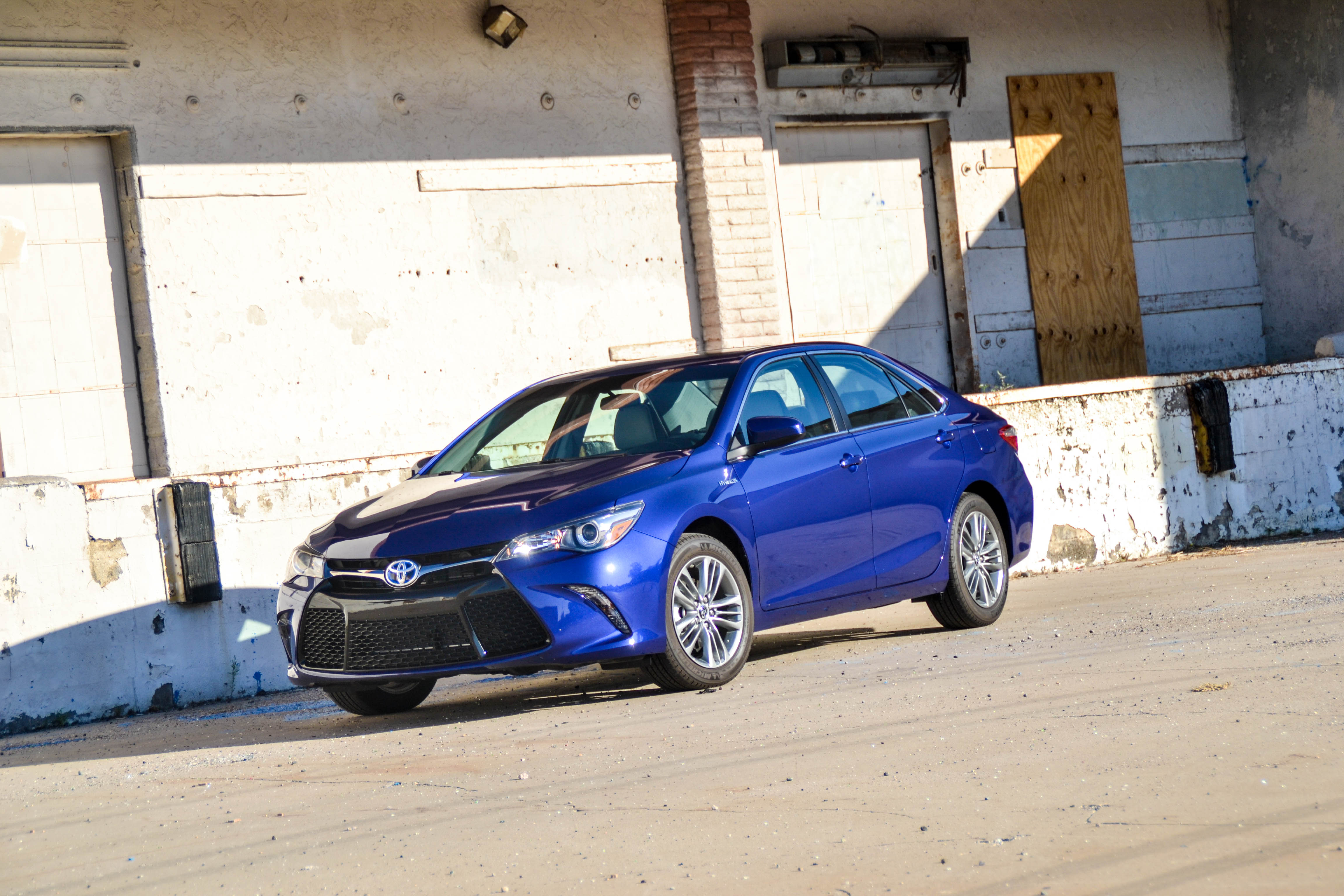 First Drive: 2015 Toyota Camry Hybrid SE