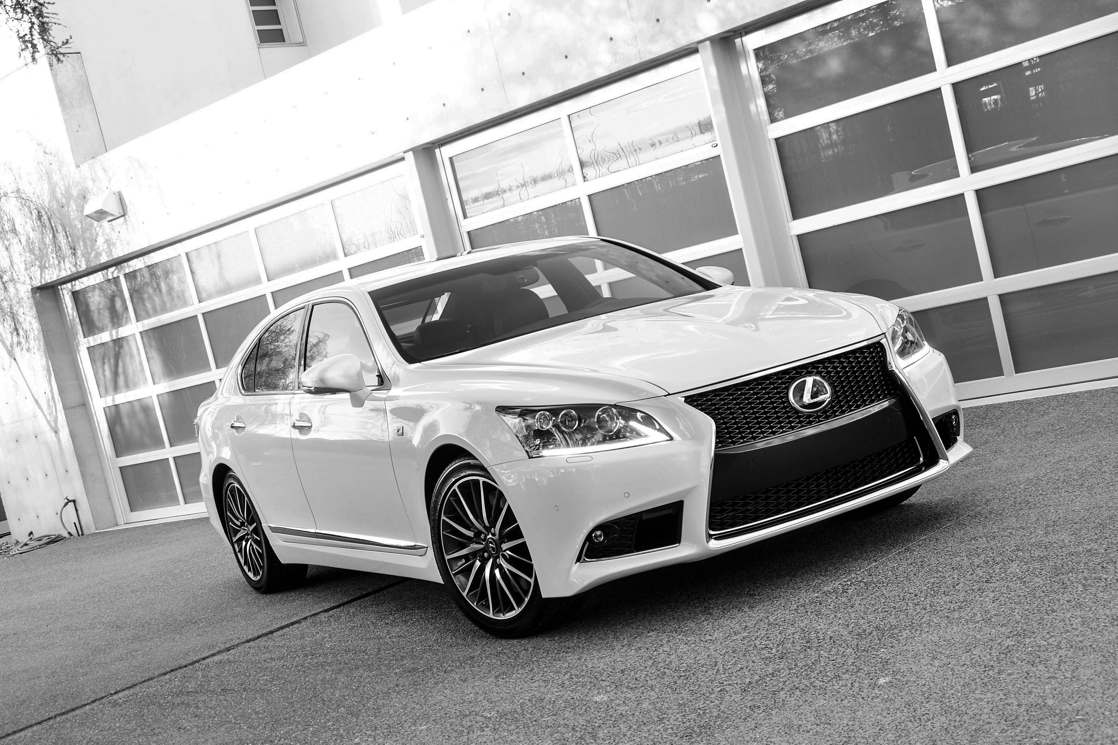 Second Look: 2015 Lexus LS460 F SPORT