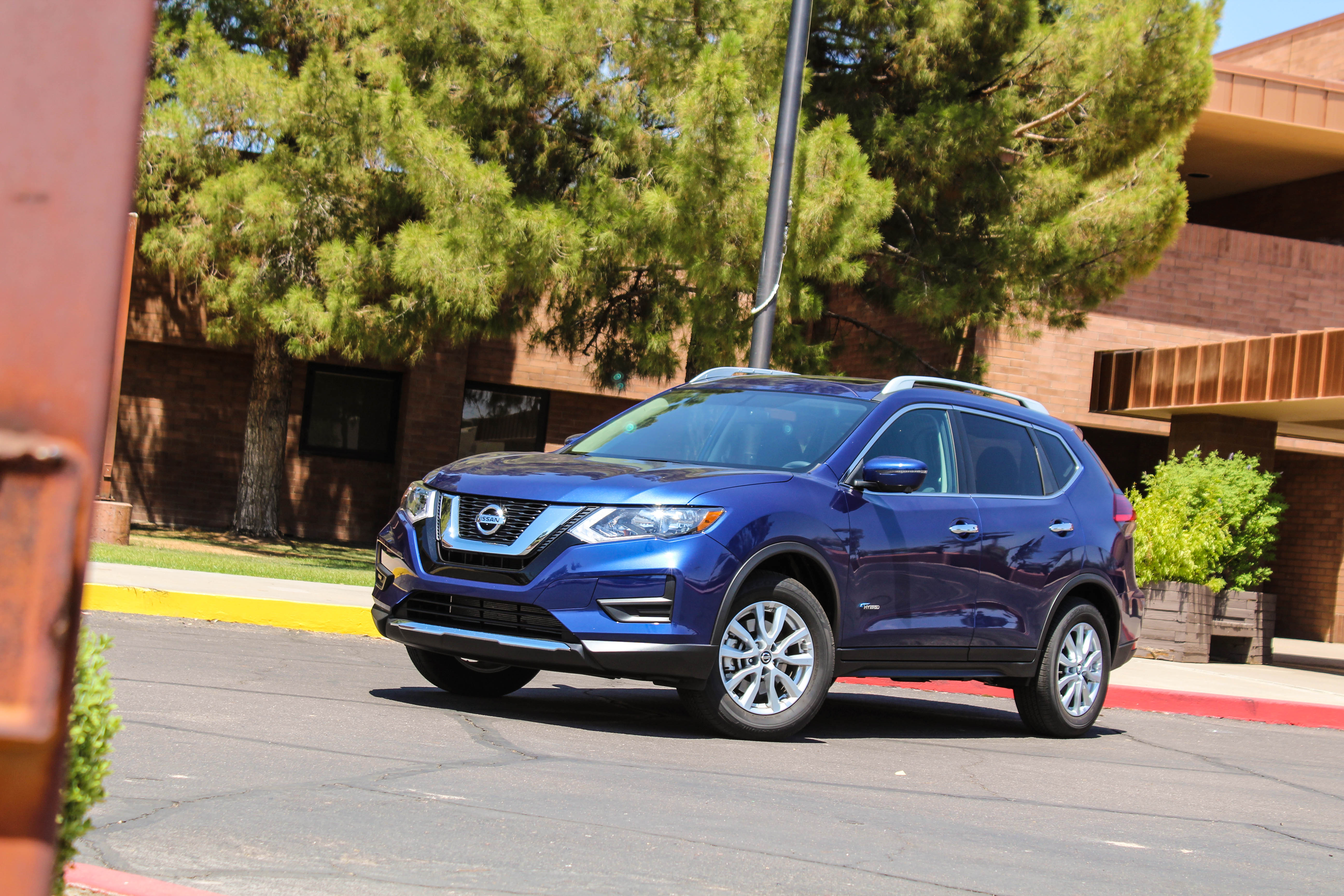 More Blue than Green: 2017 Nissan Rogue Hybrid AWD