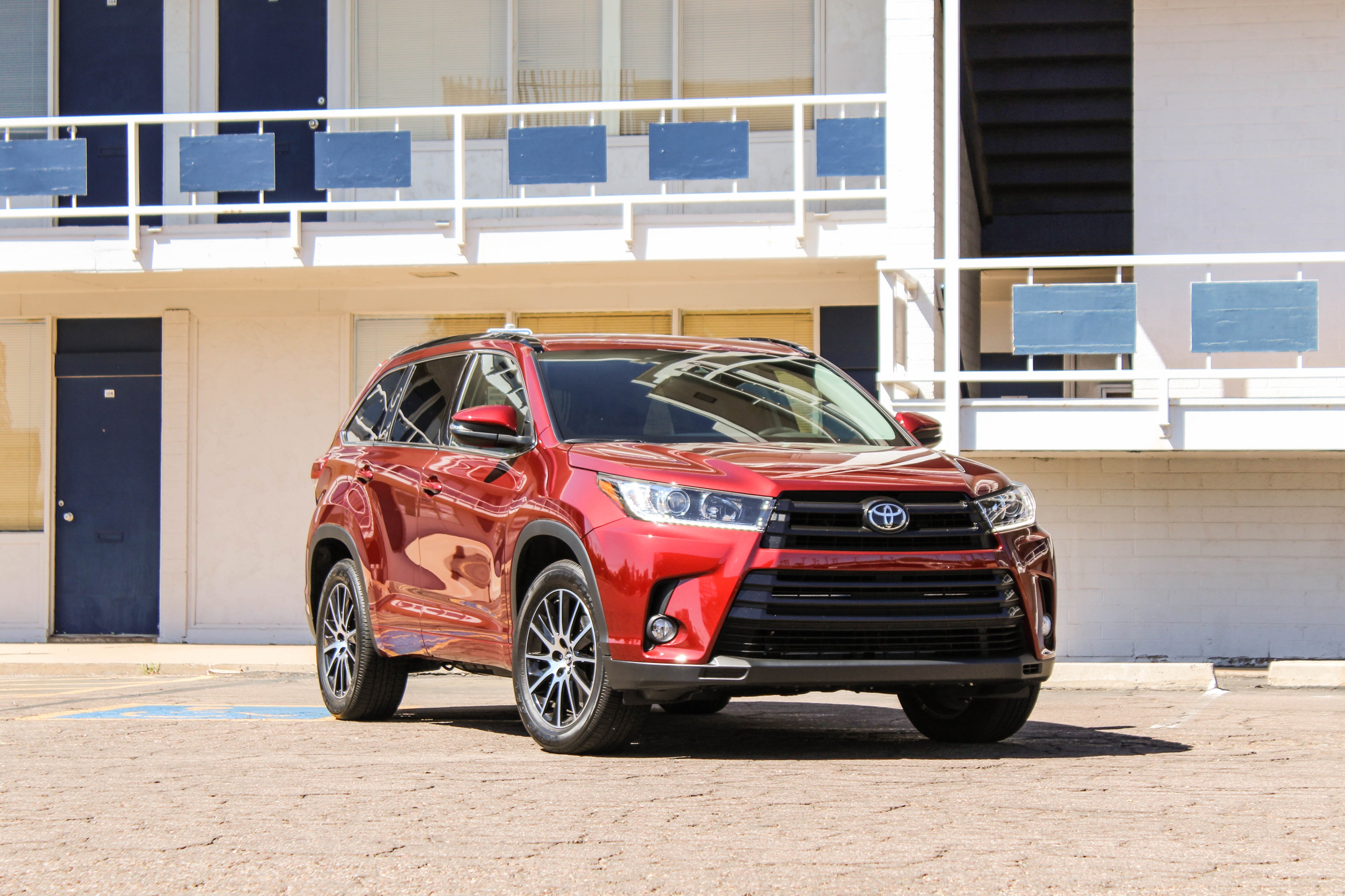 Family Essentials: 2017 Toyota Highlander SE