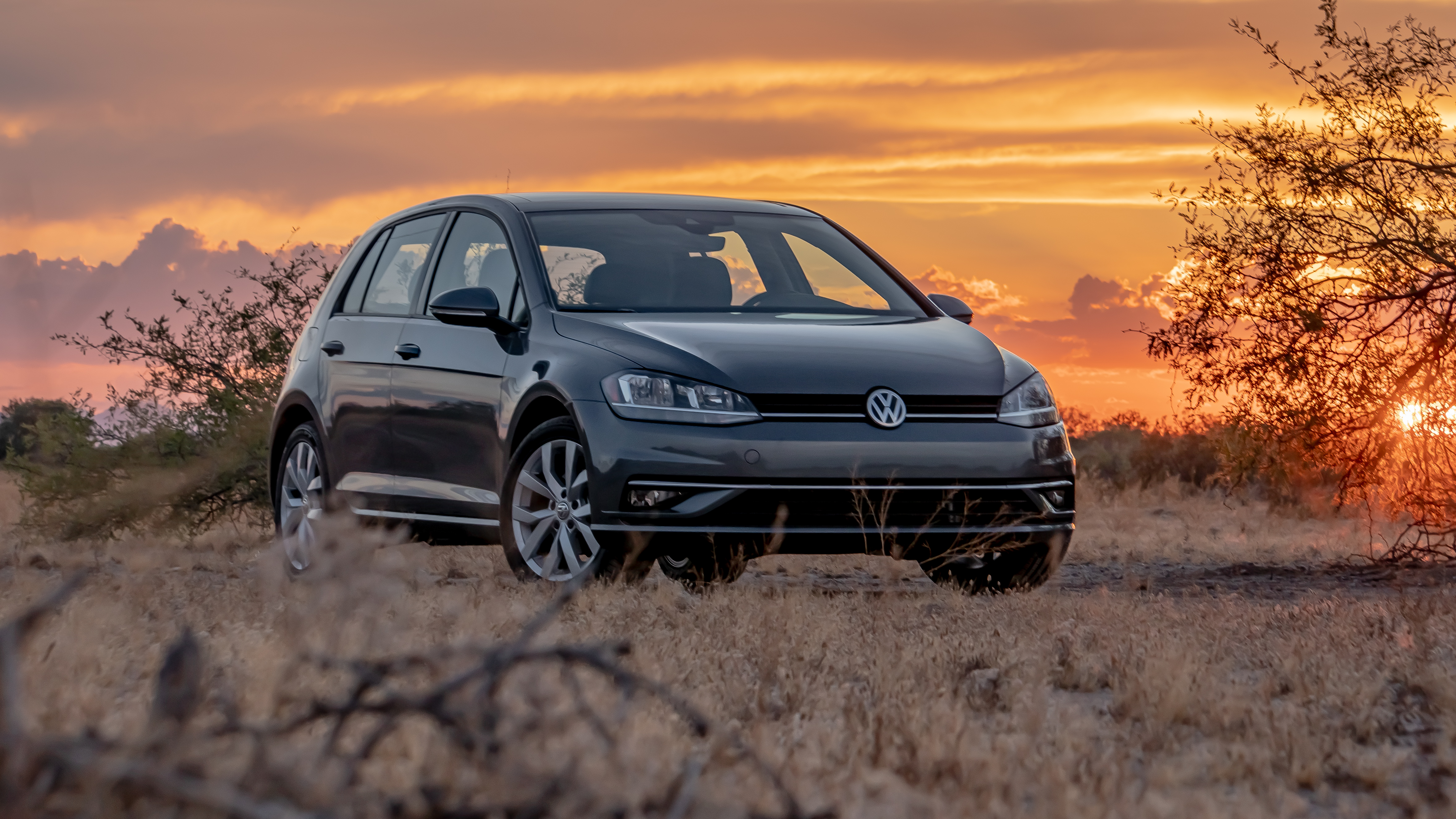 AGING BEAUTY: 2019 VOLKSWAGEN GOLF SE
