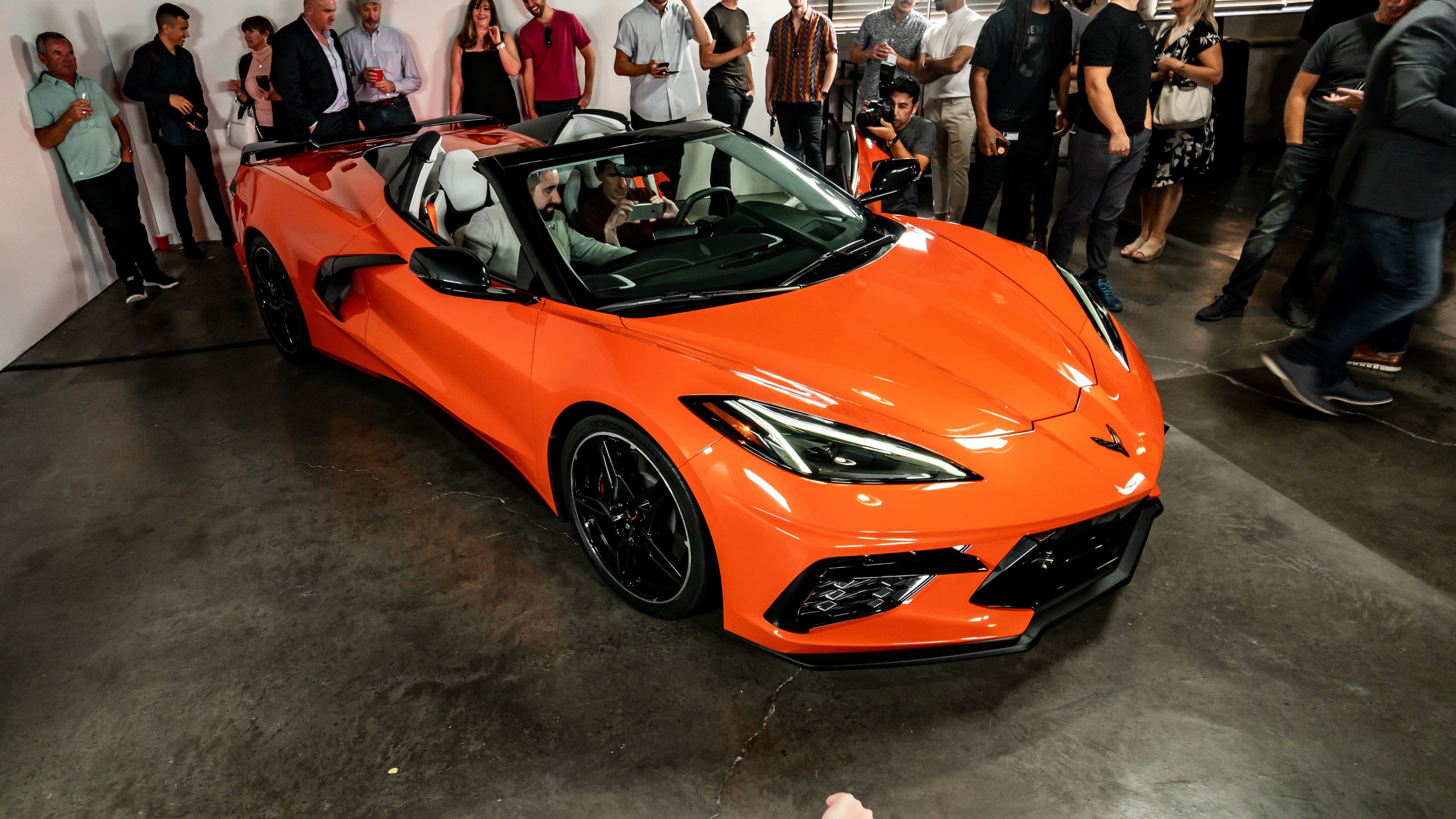 WHATS A CORVETTE WITHOUT DROPPING ITS TOP: 2020 CHEVROLET CORVETTE HARD-TOP CONVERTIBLE REVEALED!
