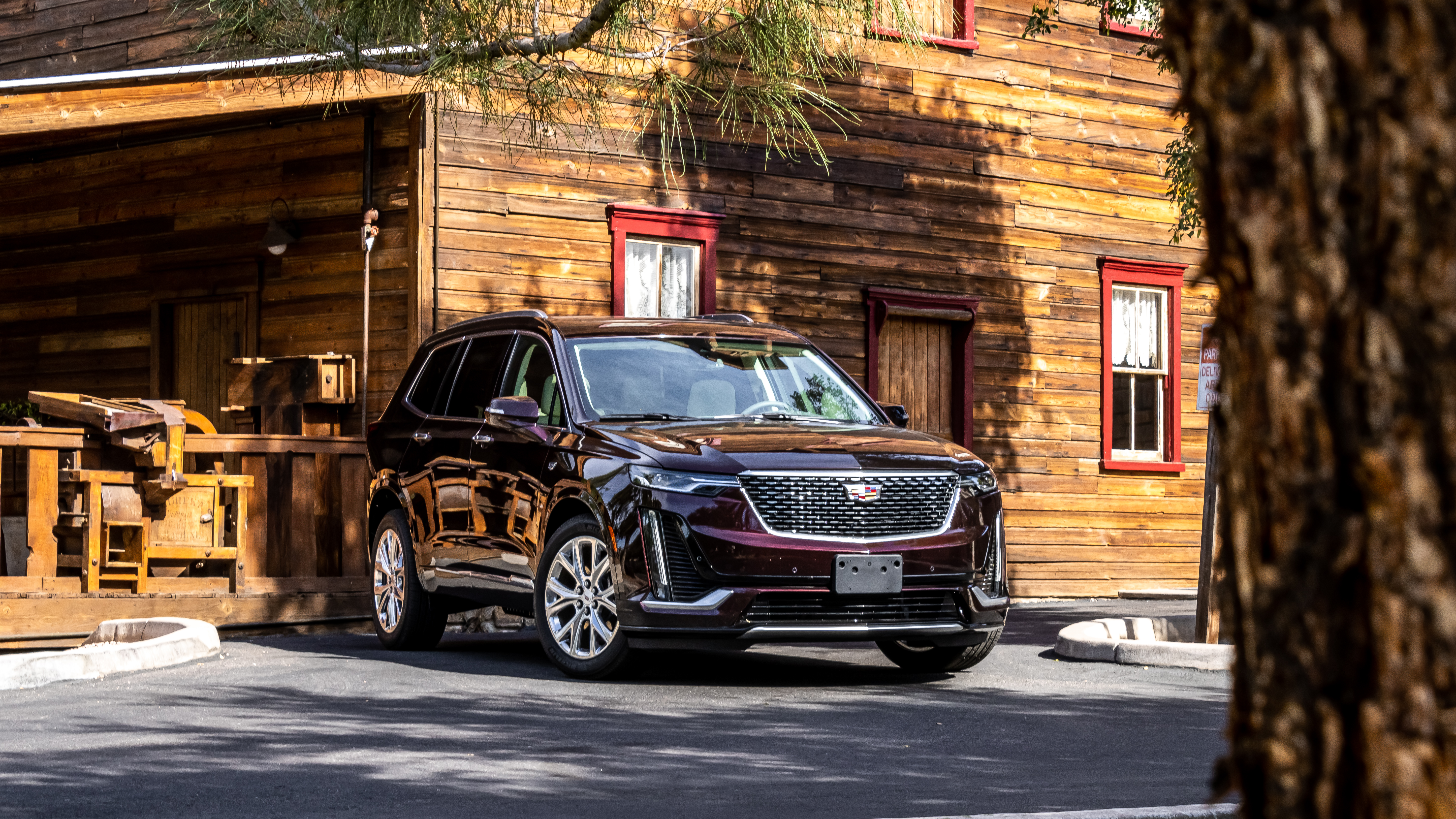 FASHIONABLY LATE: 2020 CADILLAC XT6