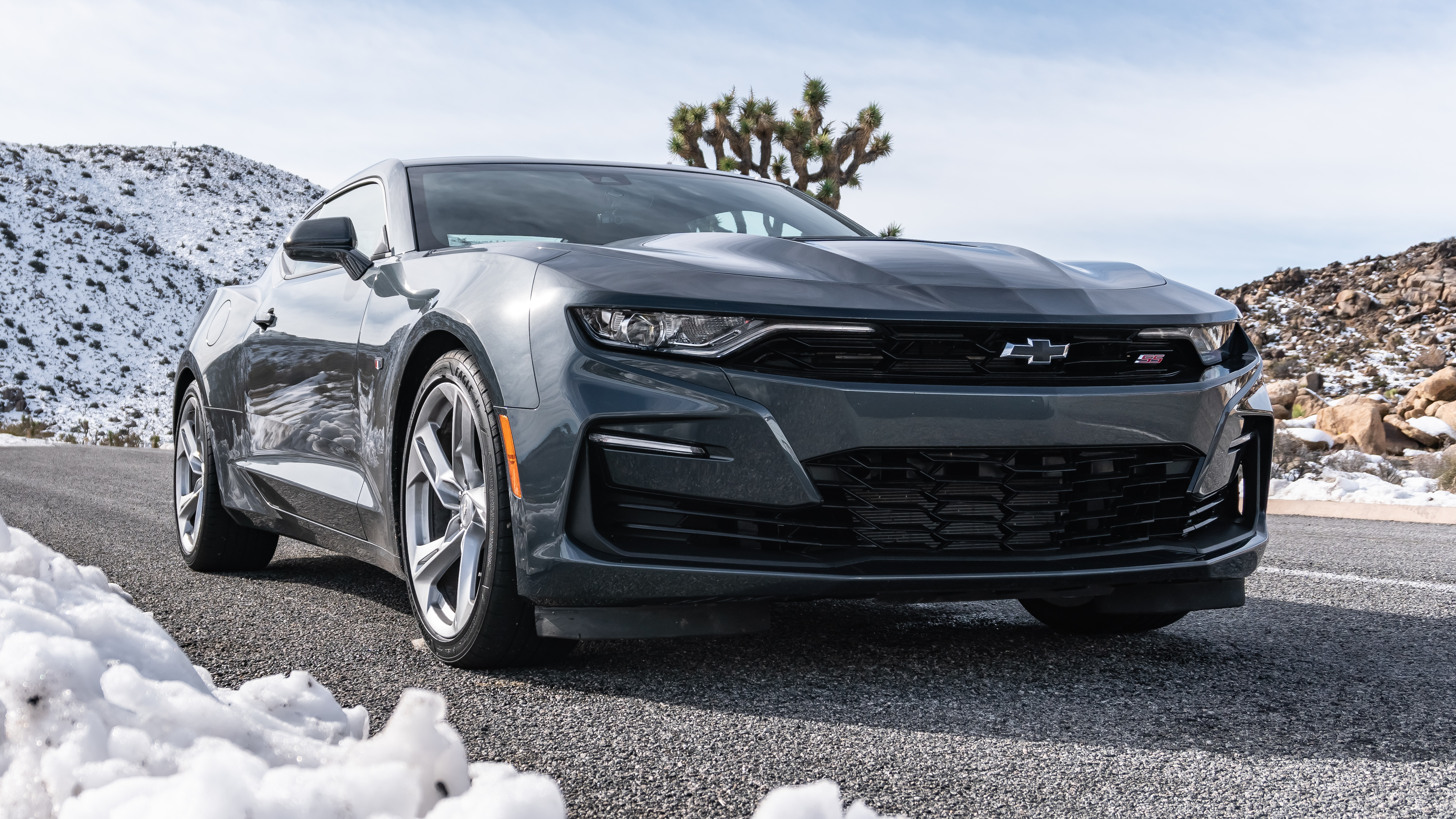 2 MORE GEARS ADDS IMPROVED FUEL ECONOMY: 2020 CHEVROLET CAMARO SS V-8