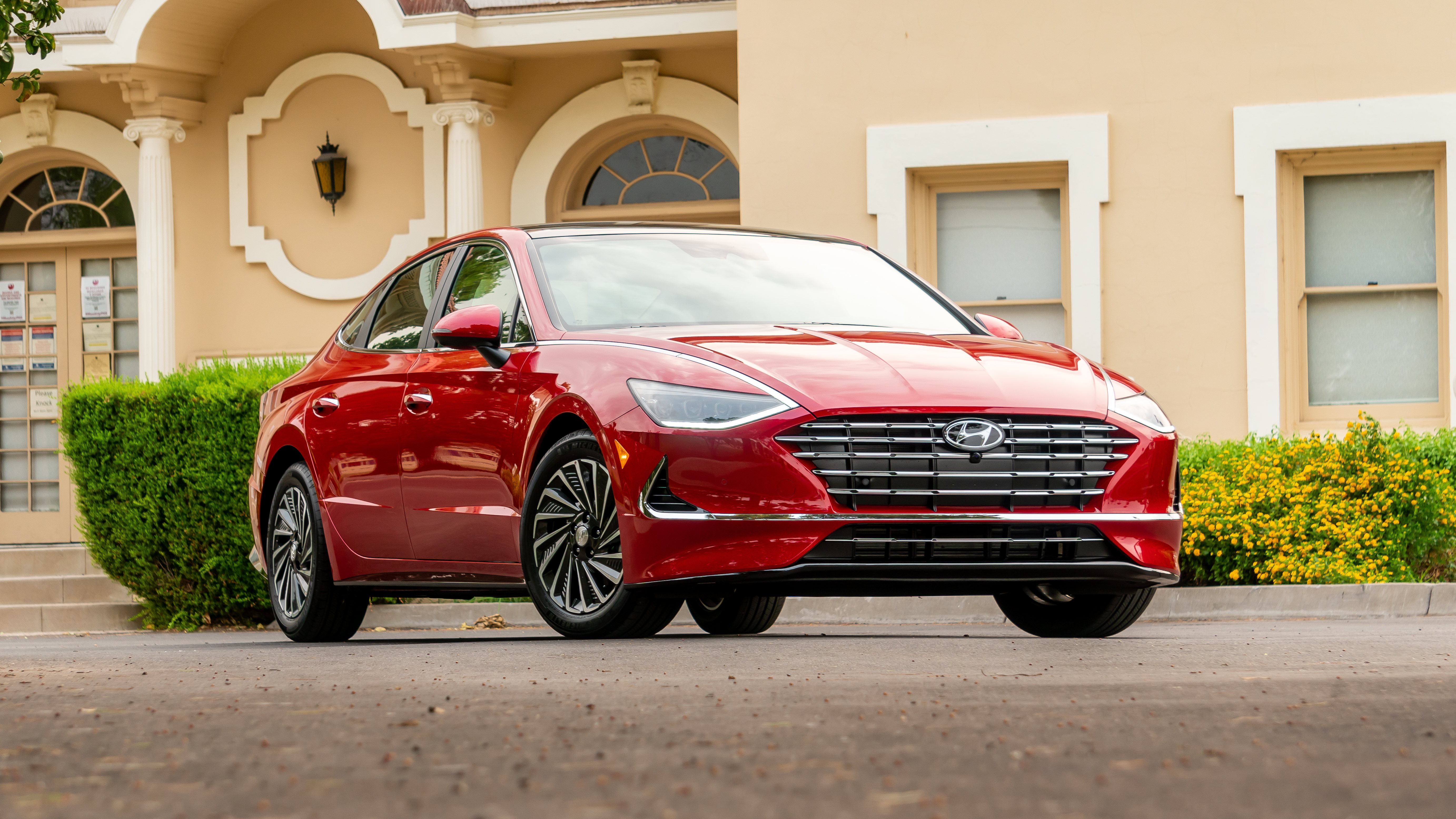 BRAINS & BEAUTY: 2020 HYUNDAI SONATA HYBRID LIMITED