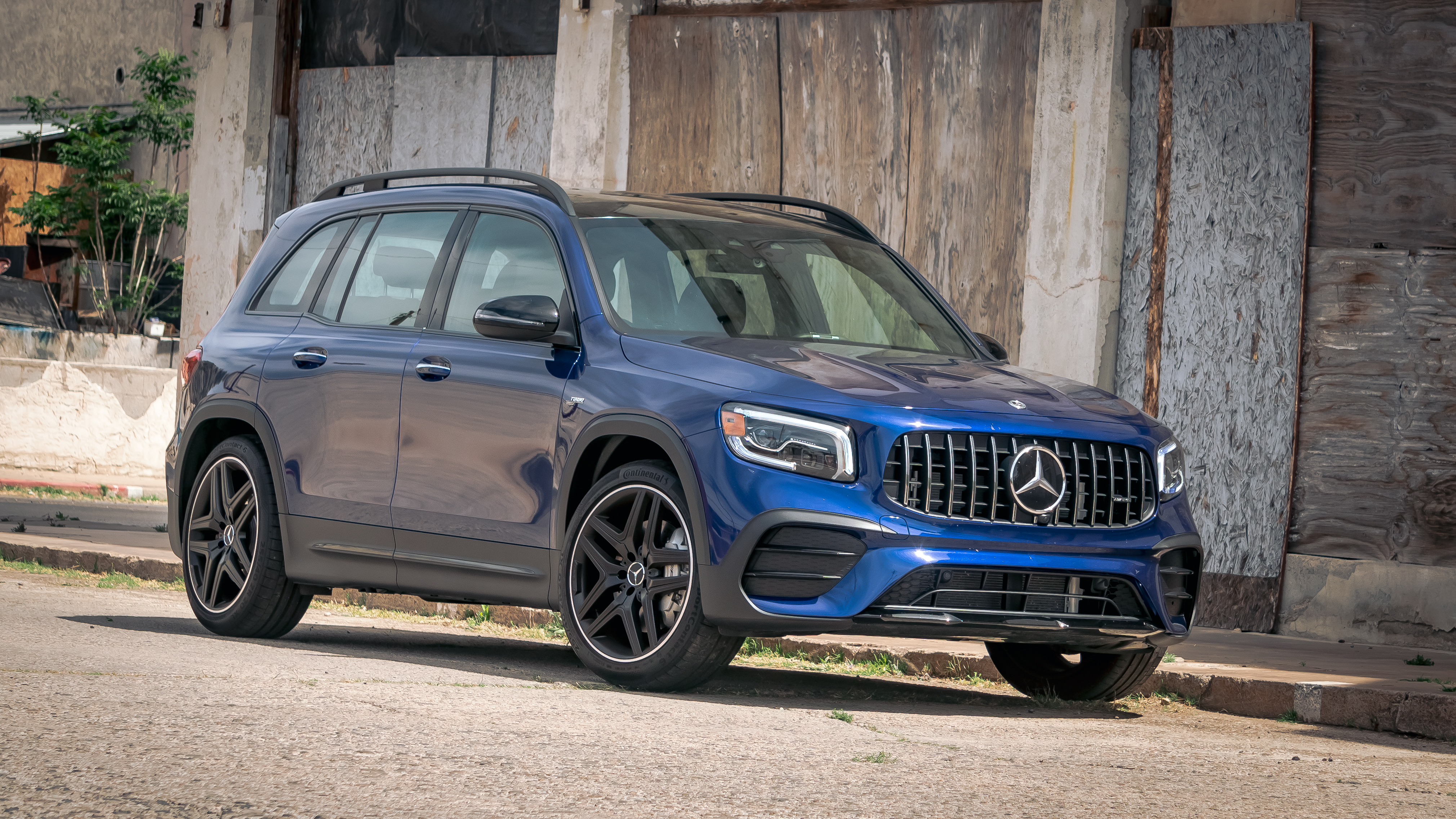 HOT HATCH IN DRAG: 2021 MERCEDES-AMG GLB 35