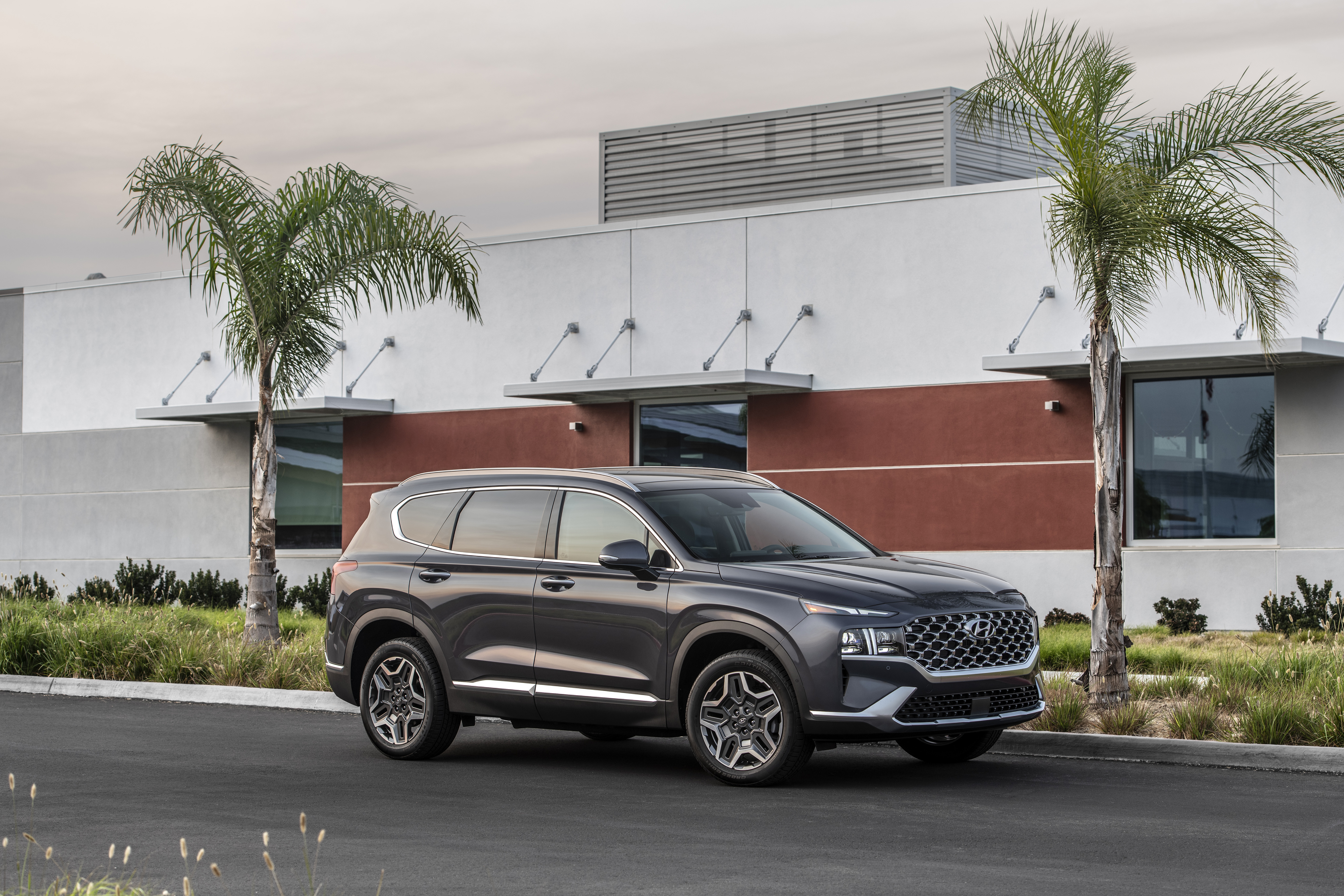 FULL OF SURPRISES: 2021 HYUNDAI SANTA FE CALLIGRAPHY 2.5T AWD