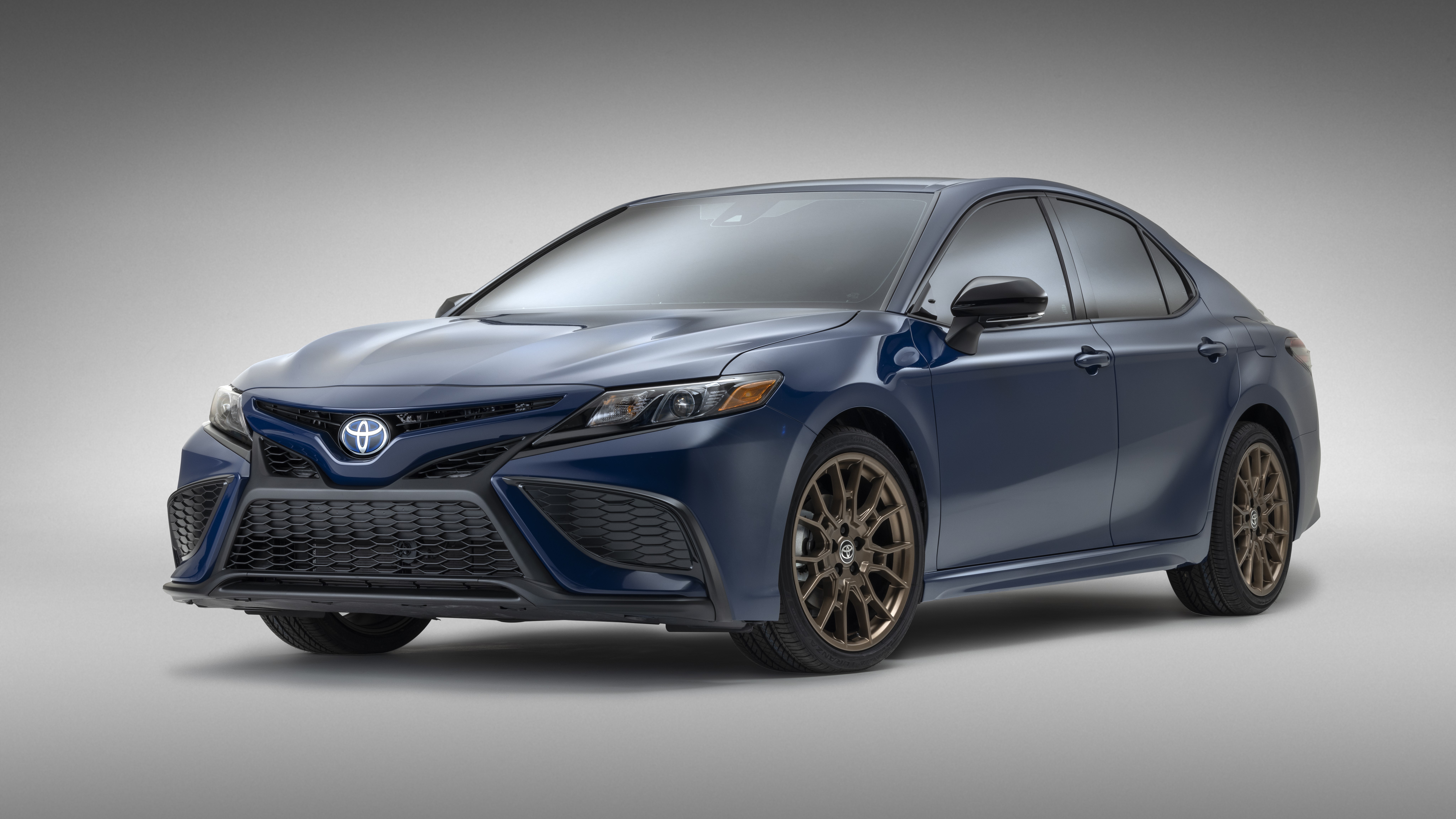 AGING GRACEFULLY: 2023 TOYOTA CAMRY SE HYBRID NIGHTSHADE