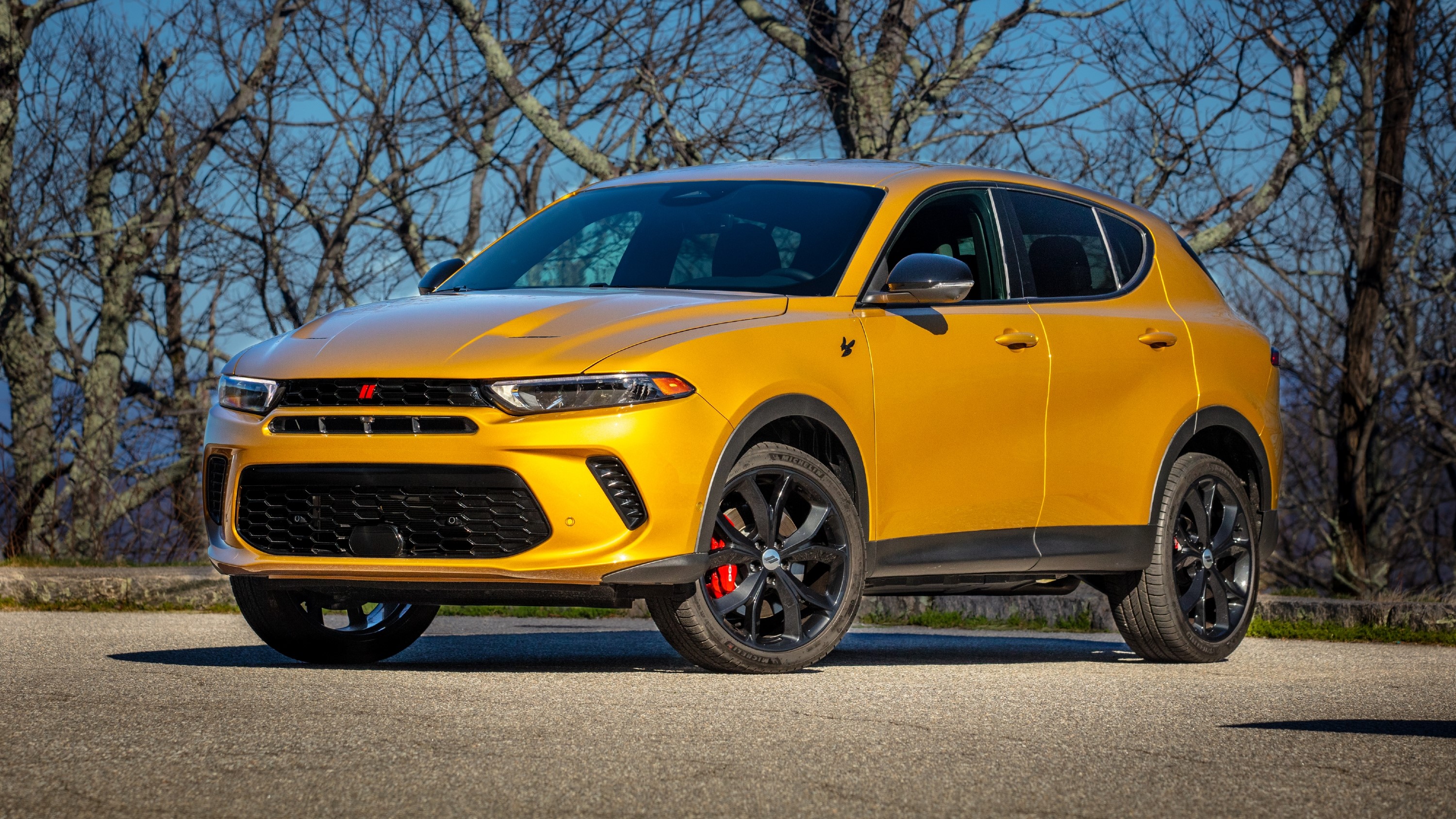 A FUN-TO-DRIVE CROSSOVER FACES A HARD REALITY CHECK: 2024 DODGE HORNET R/T PLUS PHEV