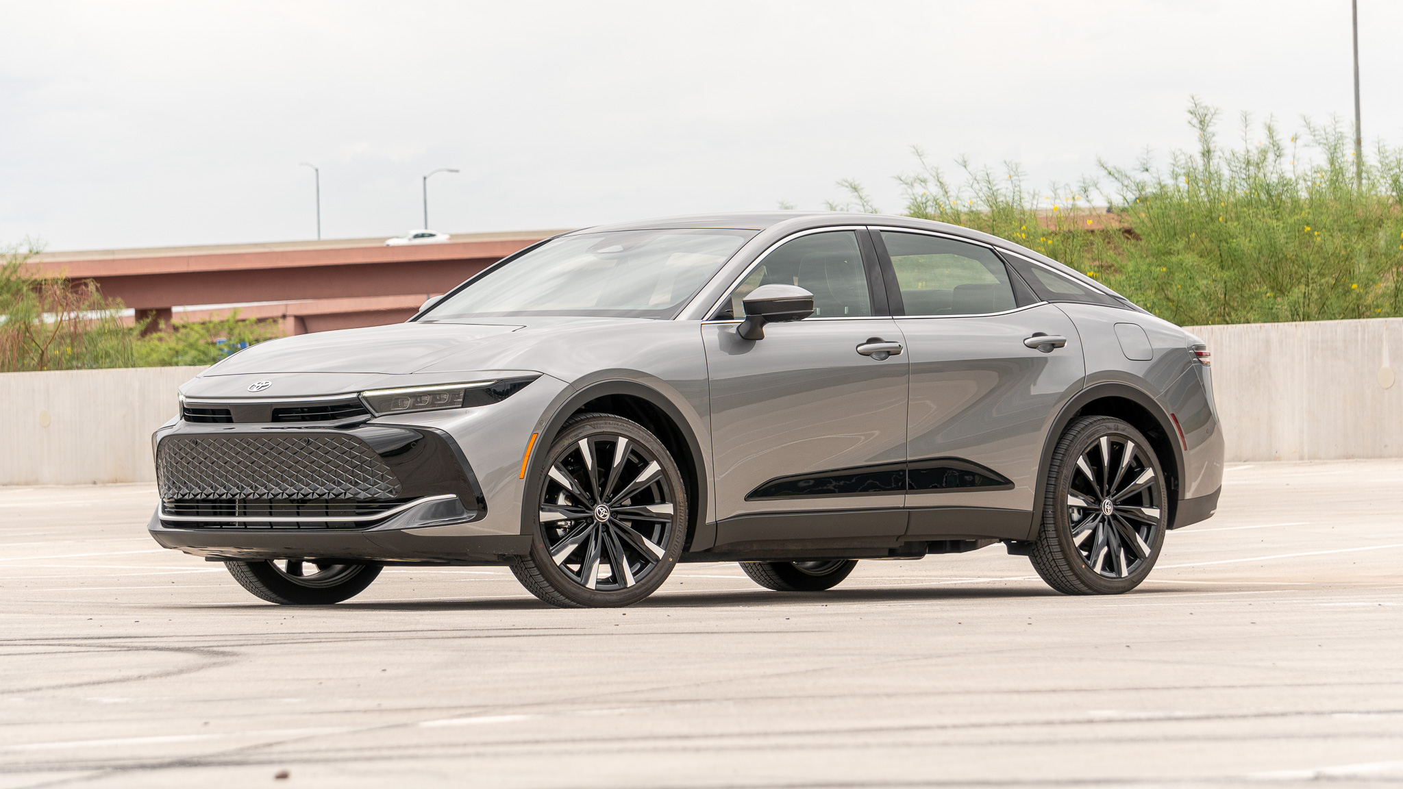 2024 TOYOTA CROWN PLATINUM IS A QUIET TROUBLEMAKER