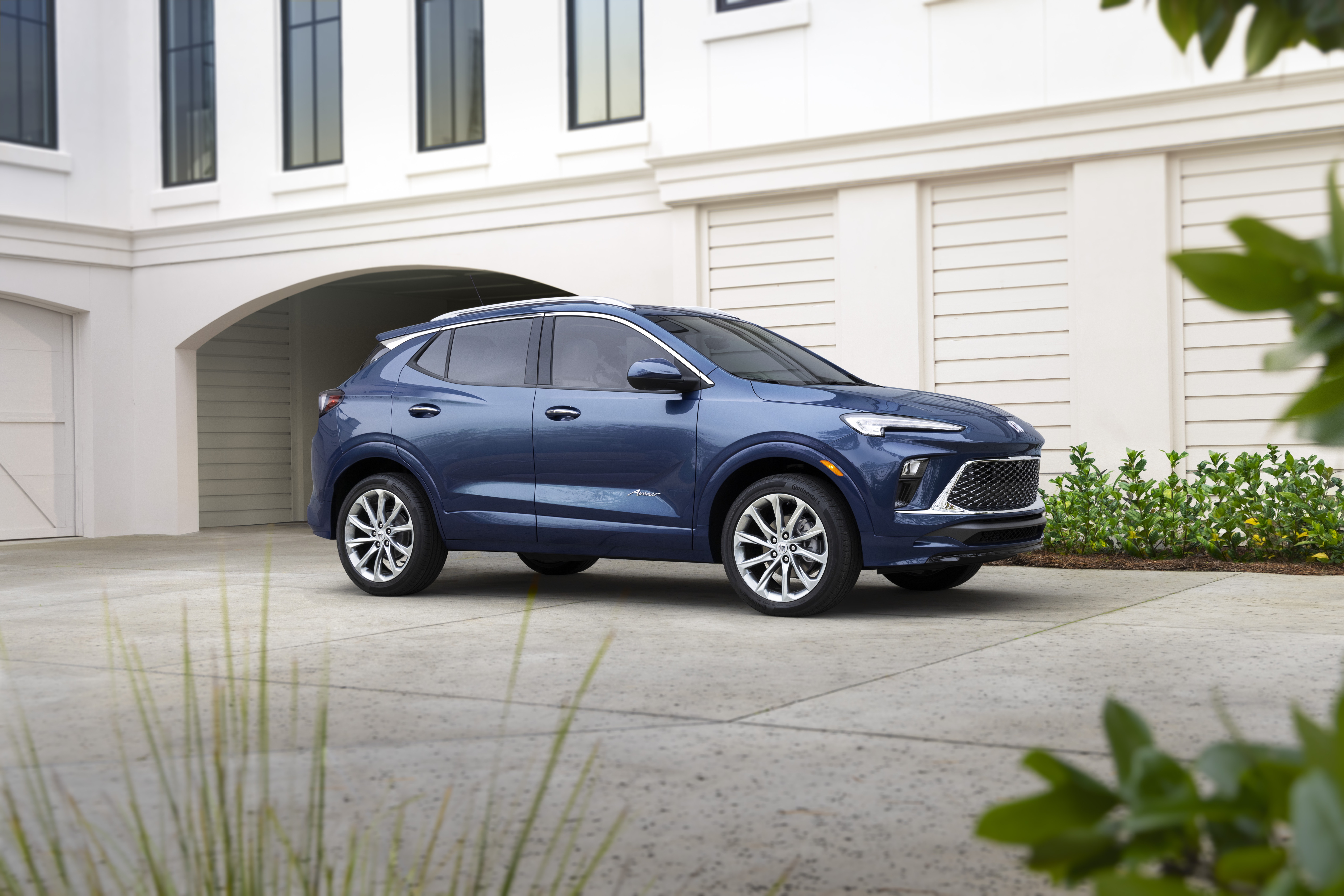 2025 BUICK ENCORE GX AVENIR, AN AWKWARD, BUT FASIONABLE UPDATE