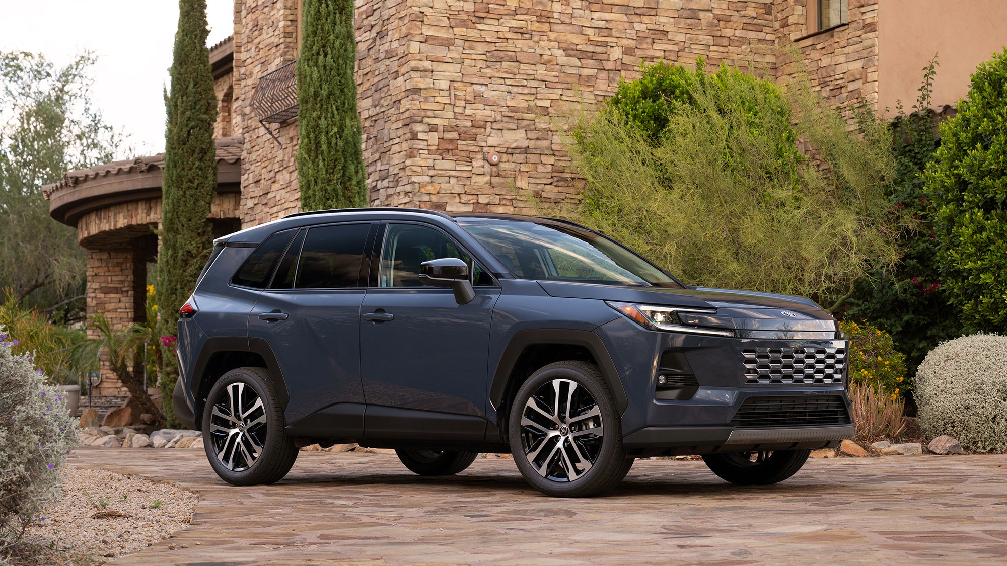 2026 TOYOTA RAV4 HYBRID SLOWLY STARTS TO CREEP INTO LEXUS’ SANDBOX